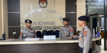 Subsatgas PAM melakukan pengamanan di Kantor Penyelenggara Pilkada