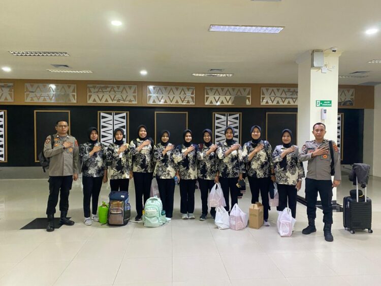 Pemberangkatan 9 Casis Bakomsus Polwan