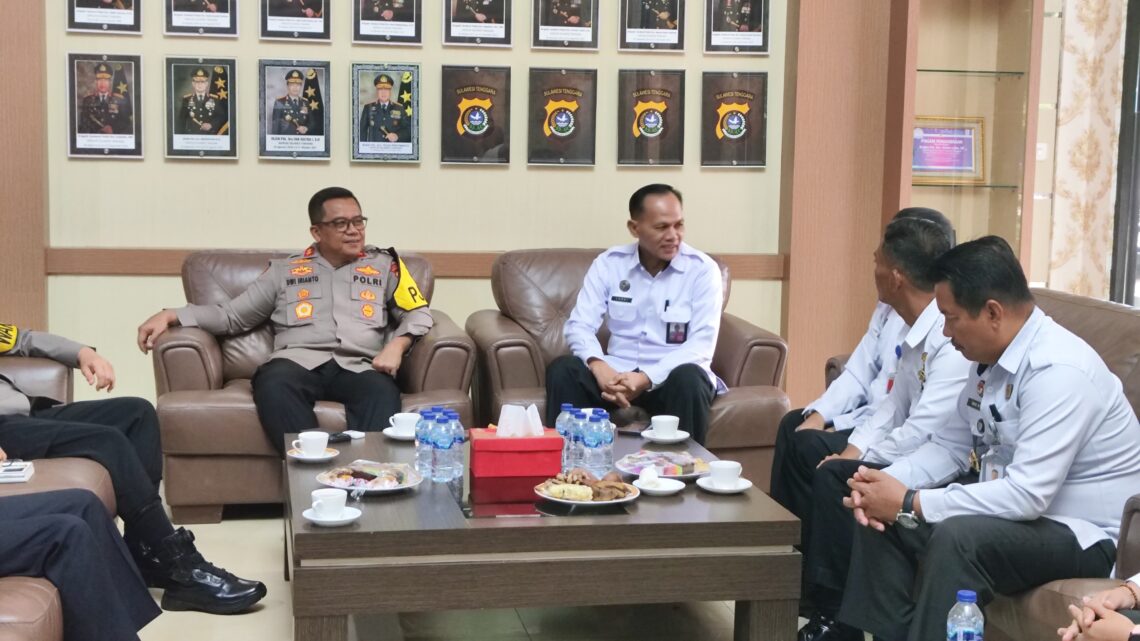 Perkuat Sinergi, Kanwil Dirjenpas Sambangi Polda Sultra 10 Kepala Kanwil Dirjenpas saat bersama Kapolda Sultra