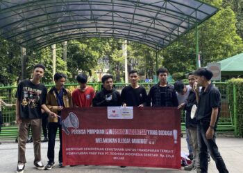 Aksi mahasiswa terkait PNBP PT Toshida Indonesia di Kementerian Kehutanan