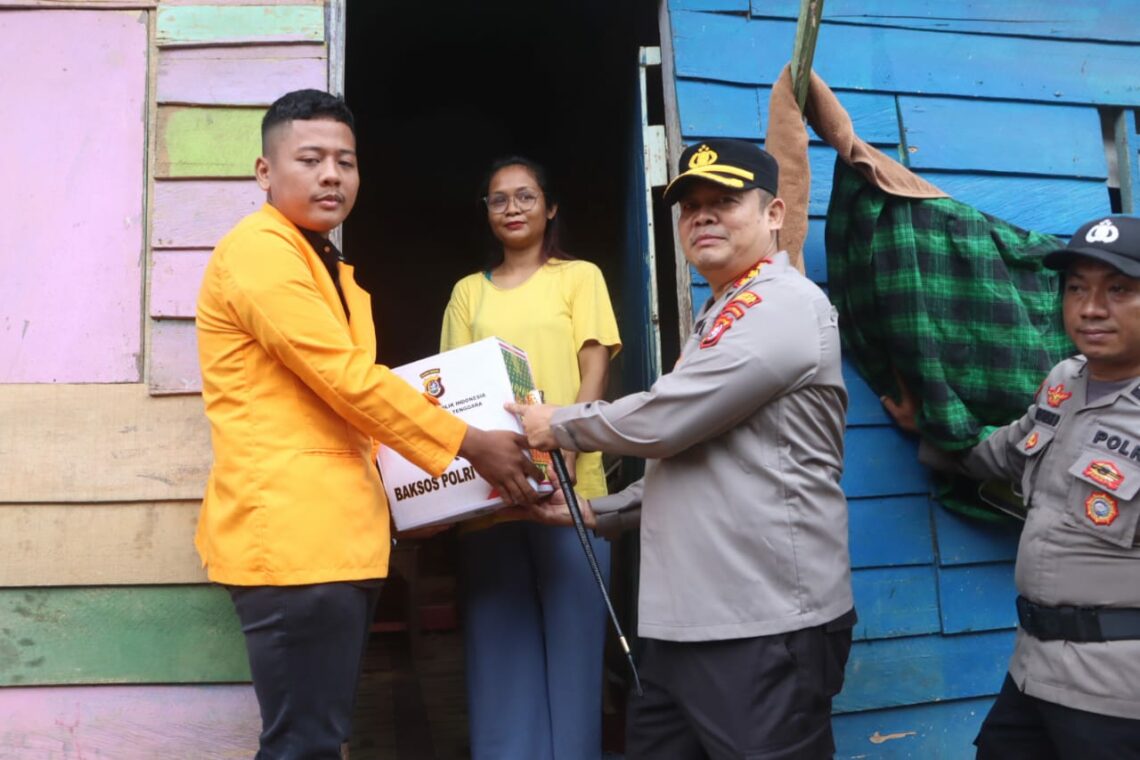 Sinergitas Polresta Kendari Salurkan Bantuan Sosial Kepada Masyarakat Jelang Ramadhan 10 Polresta Kendari salurkan bantuan sosial kepada masyarakat