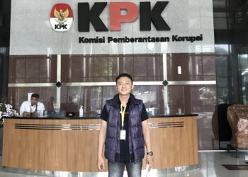 GPM Sultra-Jakarta saat melaporkan dugaan korupsi proyek Labkesmas Konkep ke KPK