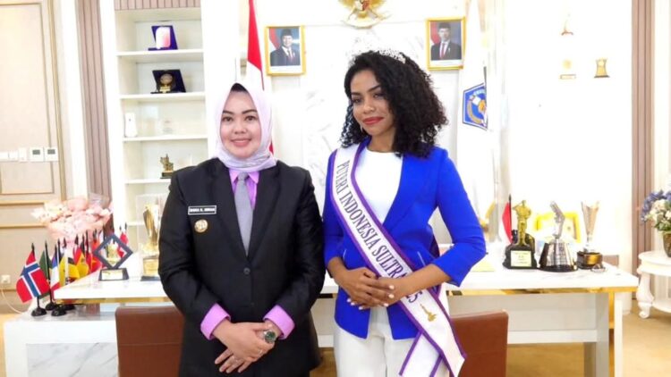 Wali Kota Kendari, Siska Karina Imran bersama finalis Puteri Indonesia perwakilan Sultra, Lidyana Nono