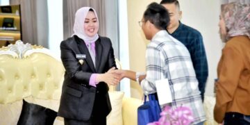 Wali Kota Kendari, Siska Karina Imran menerima kunjungan Kepala Cabang Bank BRI Bypass, Yandi Suryandi