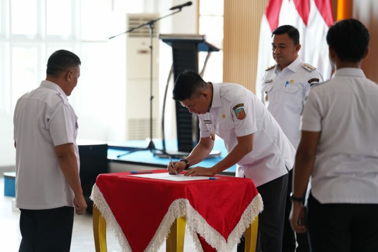 Penandatanganan perjanjian kinerja Pemkab Konsel