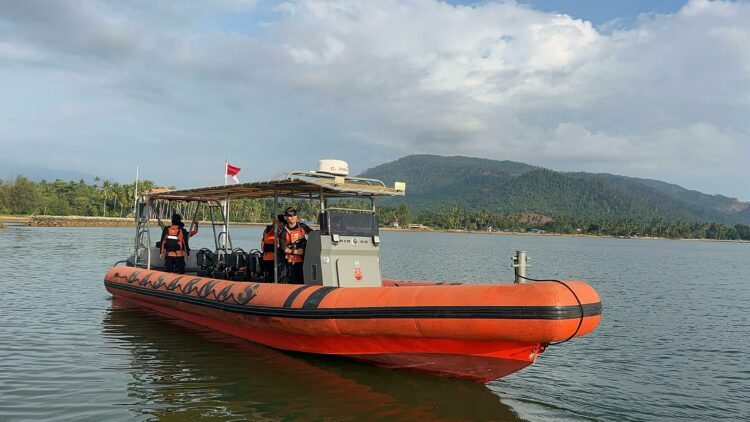 Tim SAR melakukan pencarian nelayan hilang di Perairan Kokoila, Sulteng