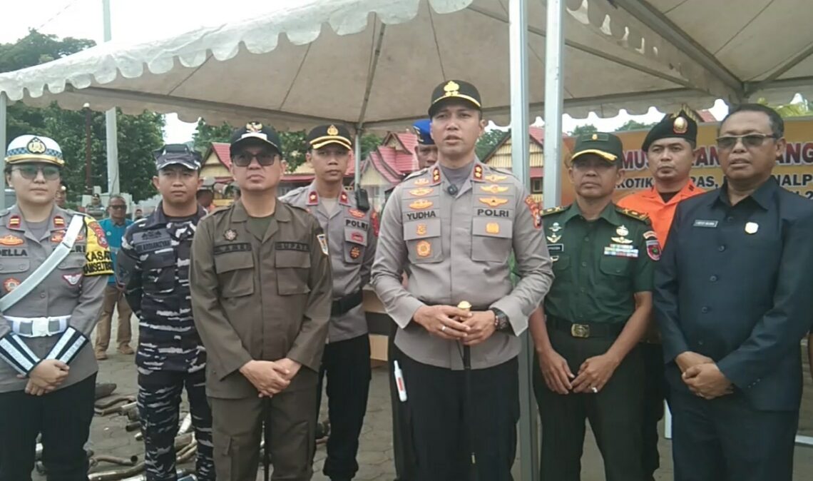 Polres Kolaka bersama Forkopimda dan lainnya usai apel gelar pasukan