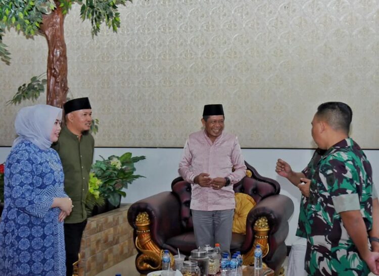 Wali Kota Kendari bersama Wakil menghadiri Halal Bi Halal di Rujab Wakil Gubernur Sultra