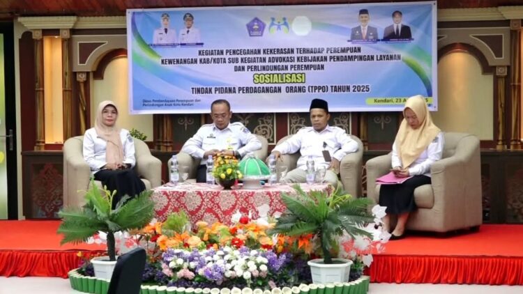Pemkot Kendari melaksanakan sosialisasi TPPO di salah satu Hotel Kendari