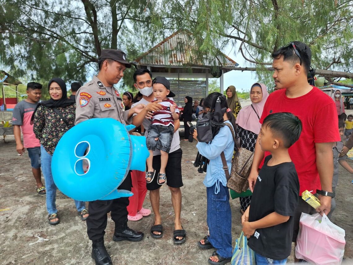 Polres Kolaka saat melaksanakan pengawasan objek wisata di Kolaka