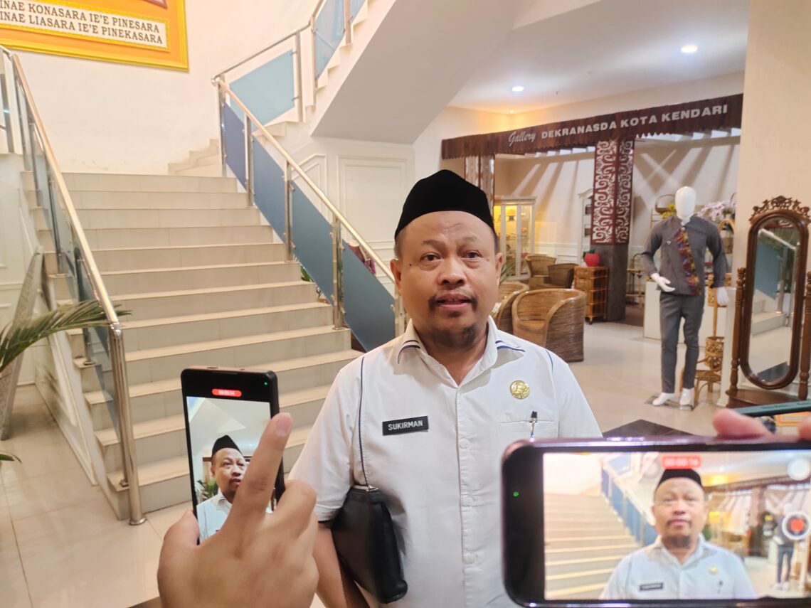 Dirut RSUD Kota Kendari, Sukirman saat dikonfirmasi terkait hilangnya obat bius