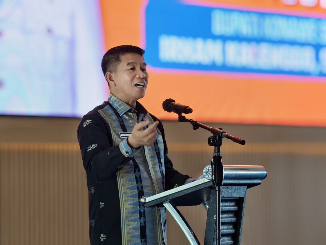 Bupati Konsel, Irham Kalenggo dalam sambutannya diantaranya terkait Pemda Konsel siapkan biaya pendidikan dokter spesialis