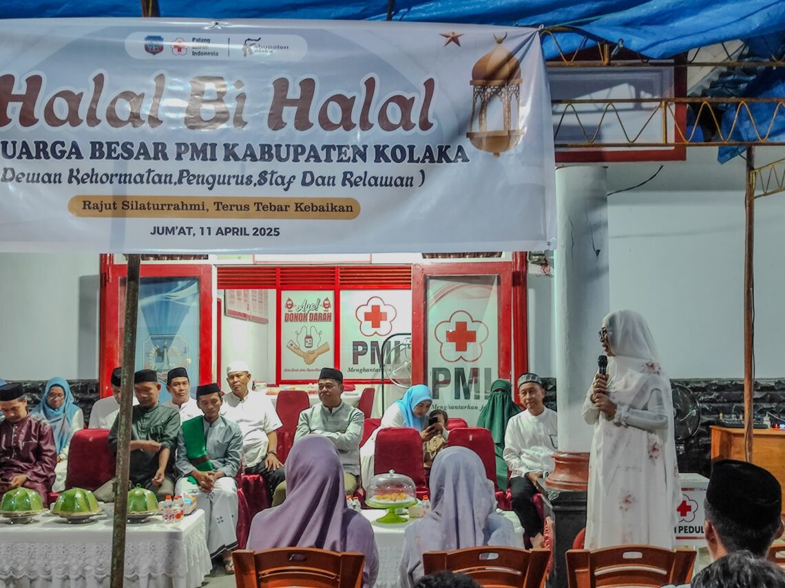 Ketua PMI Kolaka, Andi Wahida, S.Pd.,MM saat memberikan sambutan