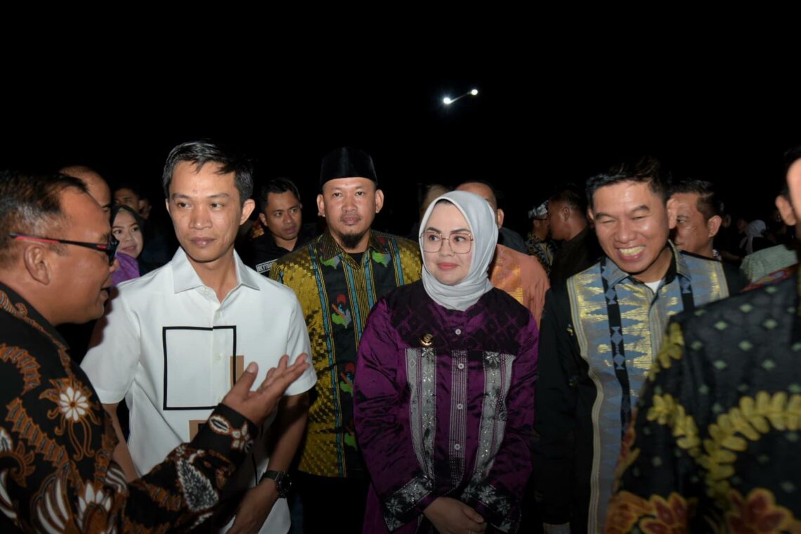 Wali Kota Kendari, Siska Karina Imran bersama kepala daerah lainnya menghadiri Gala Dinner Musrenbang Sultra, di Bau-Bau