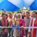 Wali Kota Kendari, Siska Karina Imran menggunting pita peresmian gedung Gereja Mepokoaso