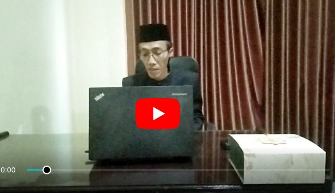 Pimpinan salah satu Ponpes inisial B saat meminta maaf melalui youtube