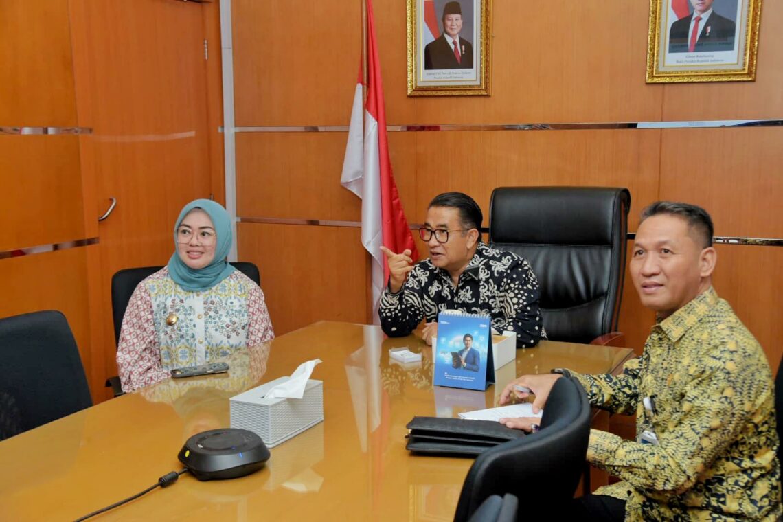 Wali Kota Kendari, Siska Karina Imran didampingi Sekda, bertemu Dirjen Otda Kemendagri