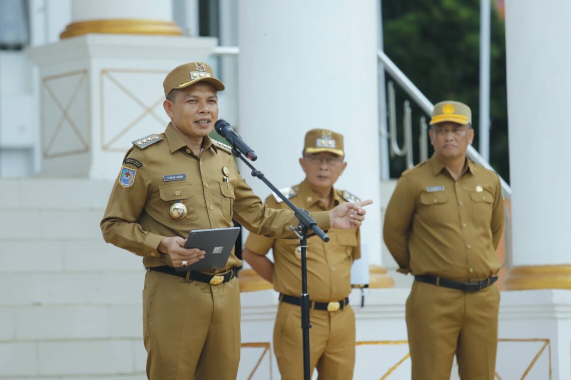 Bupati Konawe, H. Yusran Akbar saat memimpin apel