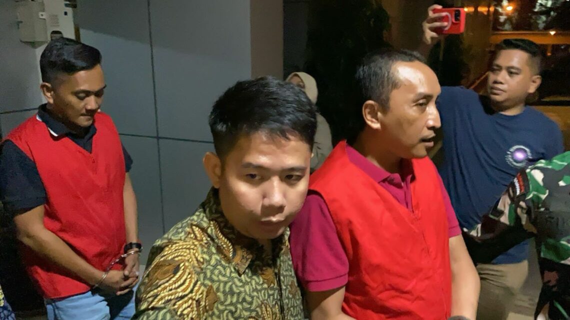 Para tersangka korupsi pertambangan Kolut saat ditahan Kejati Sultra