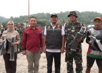 Wali Kota Kendari, Sudirman pimpin kegiatan Wisata Pungut Sampah di Teluk Kendari