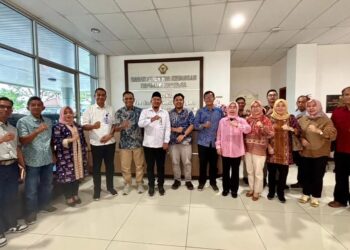 Wali Kota Kendari, Sudirman di Kantor BPK Sultra membahas hasil pemeriksaan laporan keuangan Pemkot Kendari tahun 2024