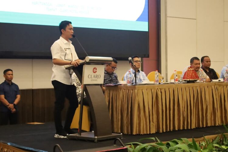 Bupati Konut, Ikbar saat membuka pelatihan Sikeudes