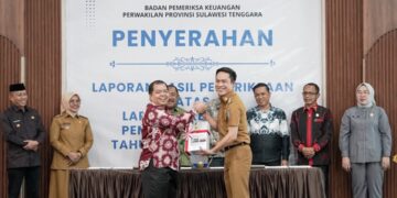 Bupati Konut, Ikbar menerima LHP dari BPK perwakilan Sultra
