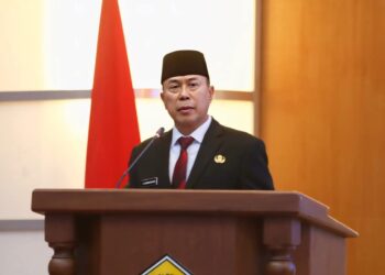 Gubernur Sultra, Mayjen TNI (Purn) Andi Sumangerukka