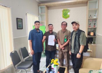 LMC saat melaporkan PT Kasmar ke Kejati Sultra