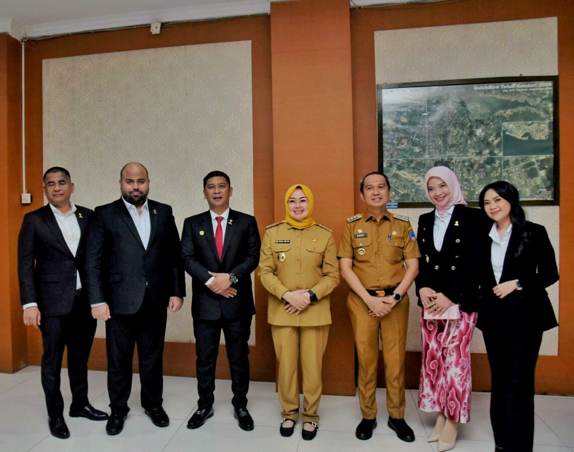 Wali Kota Kendari, Siska Karina Imran saat menghadiri pelantikan pengurus HIPMI Sultra