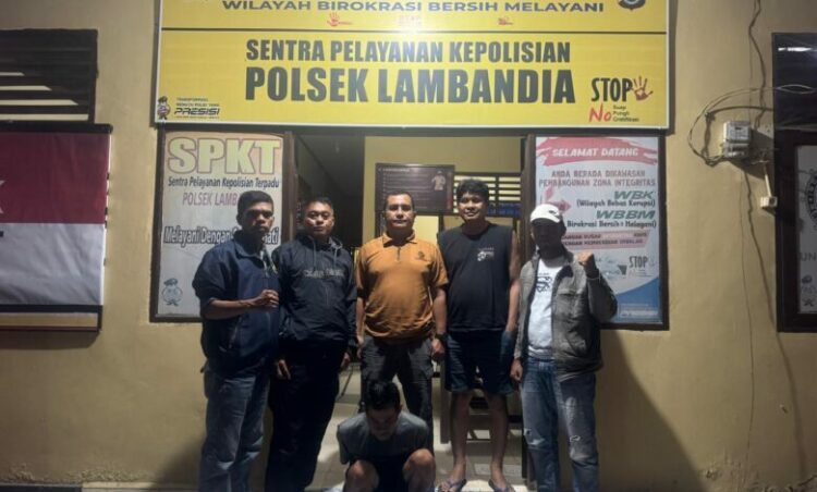 Pelaku penikaman sopir di Terminal Baruga saat diamankan Polisi di Koltim