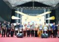 Bupati Konsel, Irham Kalenggo bersama Wakil Bupati, Wahyu Ade Pratama di acara penutupan pameran HUT Konsel
