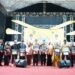 Bupati Konsel, Irham Kalenggo bersama Wakil Bupati, Wahyu Ade Pratama di acara penutupan pameran HUT Konsel