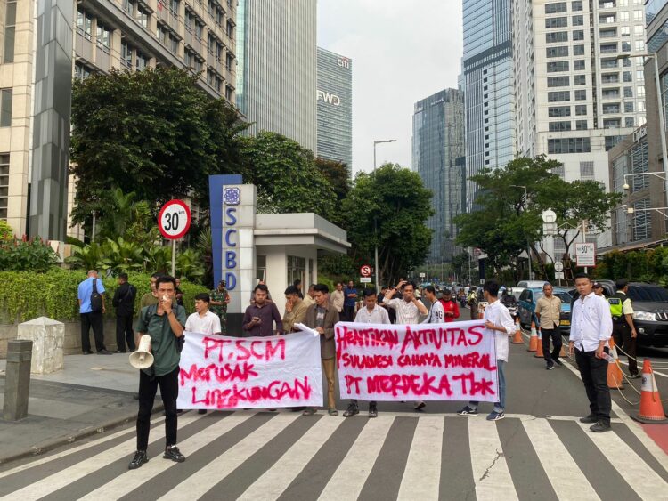 Perantara saat geruduk Kantor PT SCM di Jakarta