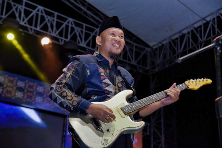 Wakil Wali Kota Kendari, Sudirman unjuk skill dimalam puncak HUT Kendari