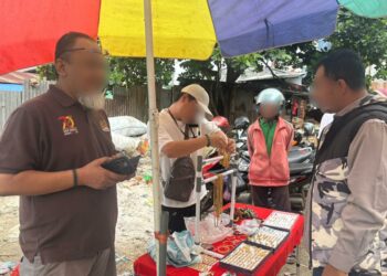 2 WNA asal Tiongkok saat diamankan Imigrasi Kendari