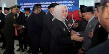 Wali Kota Kendari, Siska Karina Imran memberikan ucapan kepada 25 Pejabat Eselon II yang baru dilantik