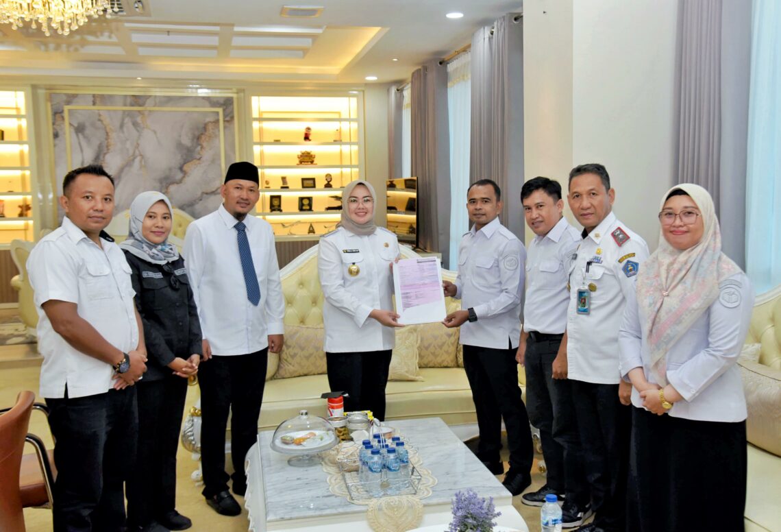 Bawaslu Kendari saat bertemu dengan Wali Kota Kendari, Siska Karina Imran dan Wakil Wali Kota Sudirman