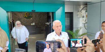 Sekda Asrun Lio usai diperiksa Penyidik Kejati Sultra