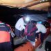 Basarnas Kendari melakukan evakuasi 6 POB longboat yang alami mati mesin