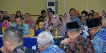 Wali Kota Kendari, Siska Karina Imran saat menghadiri RUPS PT BPR Bahteramas