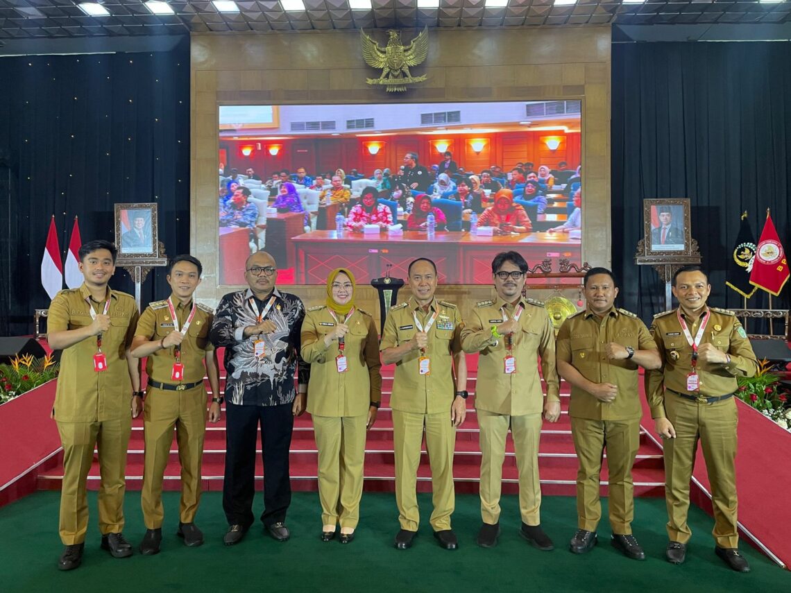 Bupati Konut, Ikbar bersama Bupati dan Wali Kota di Sultra menghadiri Sarasehan Kebangsaan