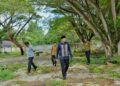Wakil Wali Kota Kendari, Sudirman saat berkunjung di wisata Pantai Nambo
