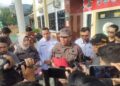 Kajari Kendari, Ronald Bakara, SH.,MH kepada wartawan terkait pemusnahan BB
