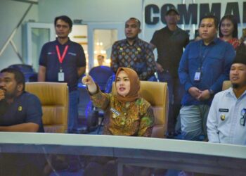 Wali Kota Kendari, Siska Karina Imran bersama Wakil Wali Kota, Sudirman dan anggota DPRD Kota Kendari