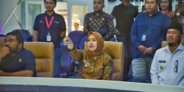 Wali Kota Kendari, Siska Karina Imran bersama Wakil Wali Kota, Sudirman dan anggota DPRD Kota Kendari