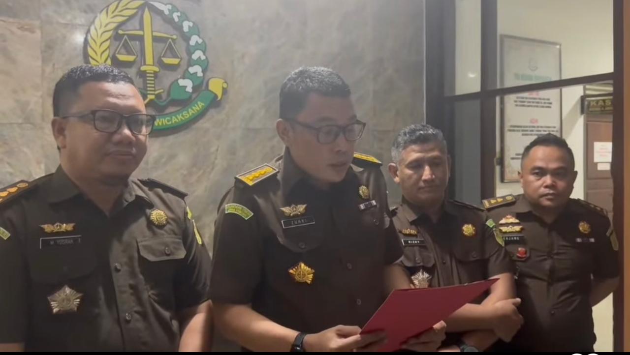 Seorang Perempuan Jadi Tersangka Baru Korupsi Pertambangan Kolut, Kejati Sultra Ungkap Perannya 12 Seorang Perempuan Jadi Tersangka Baru Korupsi Pertambangan Kolut, Kejati Sultra Ungkap Perannya
