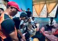 Korban saat diserahterimakan kepada keluarga usai ditemukan meninggal dunia oleh Tim SAR Gabungan