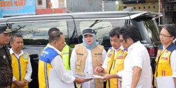 Wali Kota Kendari, Siska Karina Imran bersama DPR RI dan BPJN Sultra inspeksi lapangan titik terdampak banjir di Kendari