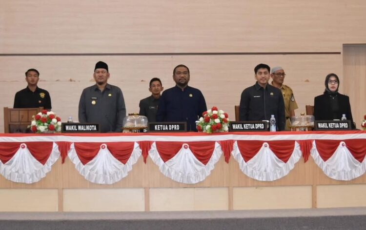 DPRD Kota Kendari menggelar Rapat Paripurna agenda penyampaian jawaban Wali Kota Kendari atas pandangan Fraksi DPRD terkait 4 Raperda